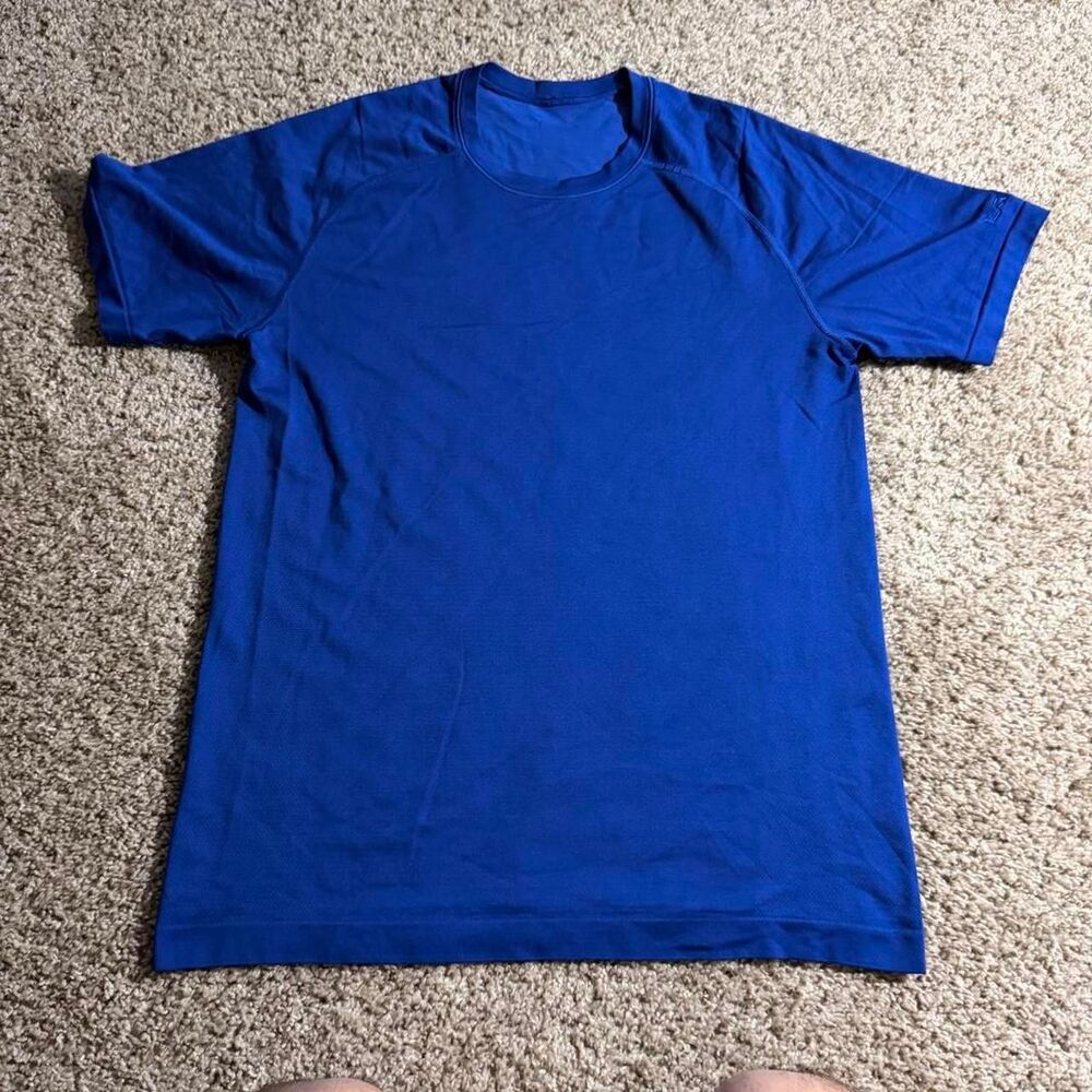 Lululemon Men’s Small Blue Athletic T-Shirt Short Sleeve Workout Gym Tee Logo